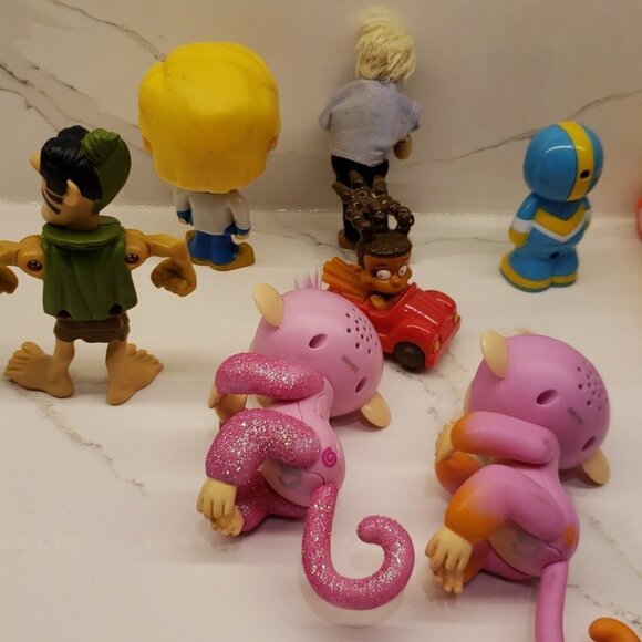 Assortment of 17 mini figurines  MacDonalds, Disney, etc. Dorda Toys Disne - Picture 8 of 9